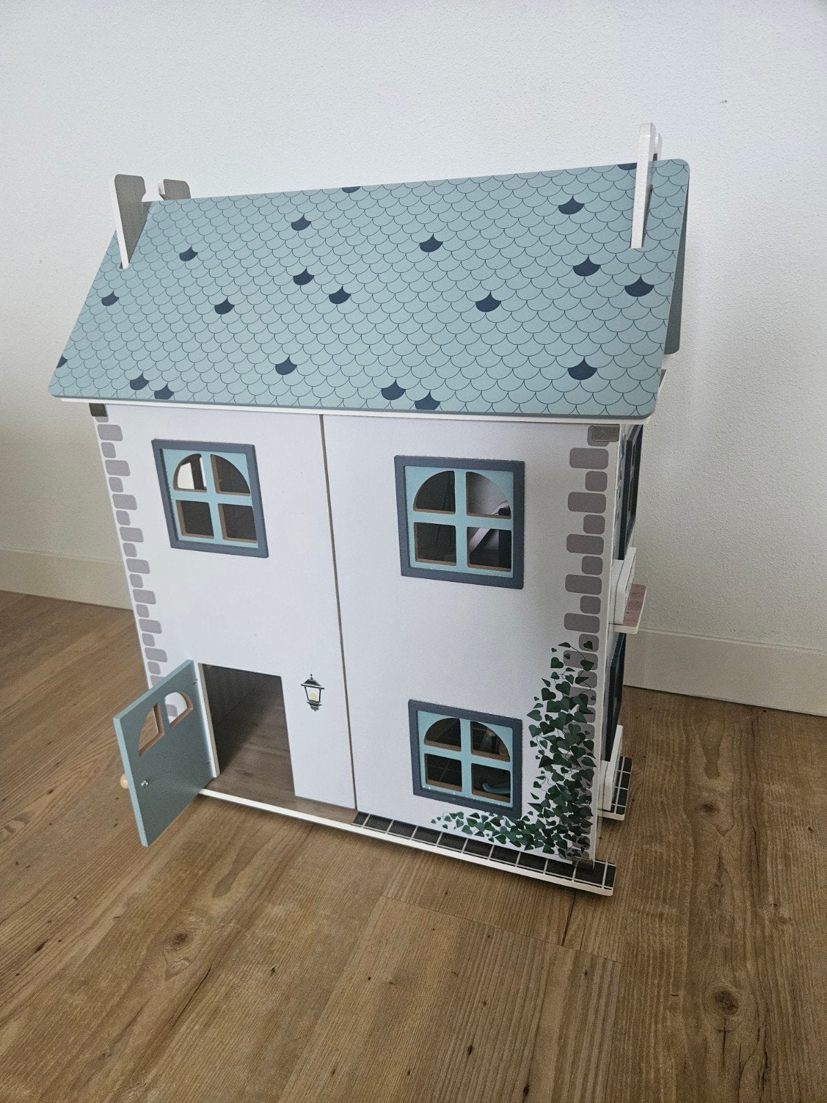 Poppenhuis met accesoires, Ophalen, Zo goed als nieuw, Poppenhuis