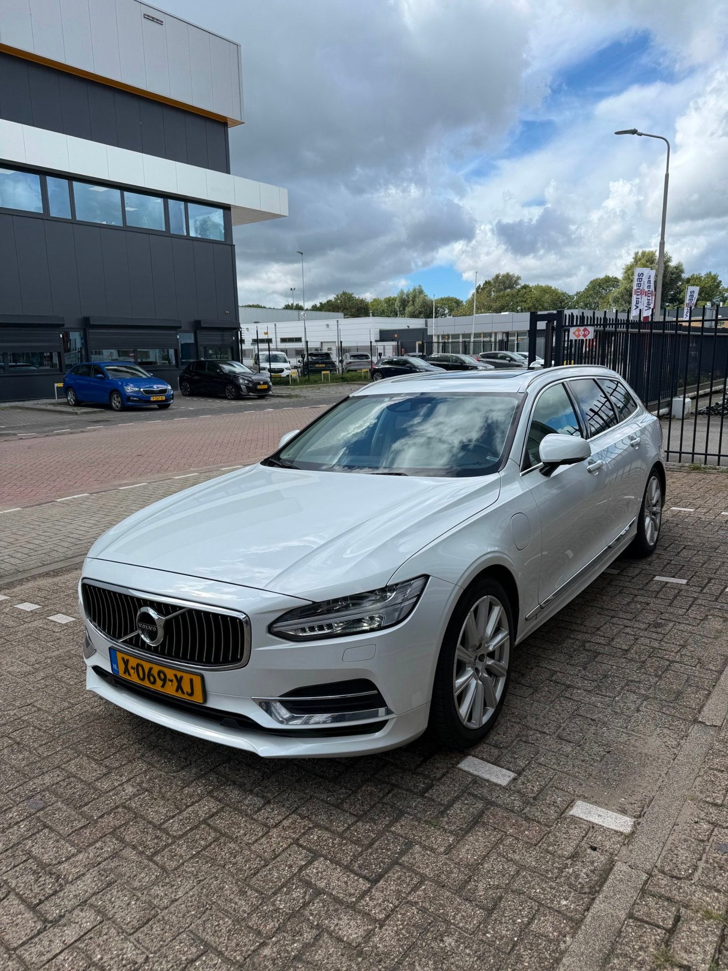 Volvo V90 2.0 T8 AWD, Automaat, 4 cilinders, 1969 cc, Vierwielaandrijving