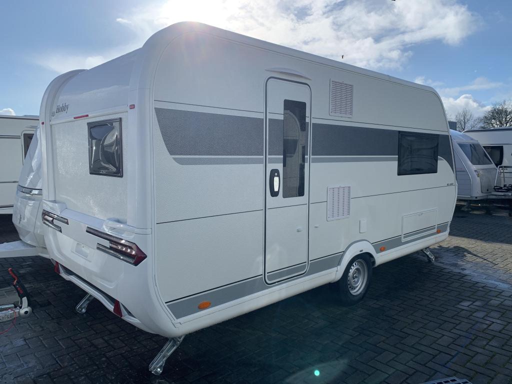 Hobby De Luxe 460 SL Model 2026, Caravans en Kamperen, Caravans, Hobby, Schokbreker, Bedrijf, Tot en met 3