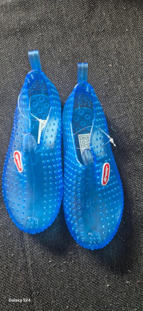 Nieuwe blauwe waterschoenen maat 29/30 (valt kleiner), Ophalen of Verzenden, Nieuw, Jongen of Meisje, Schoenen