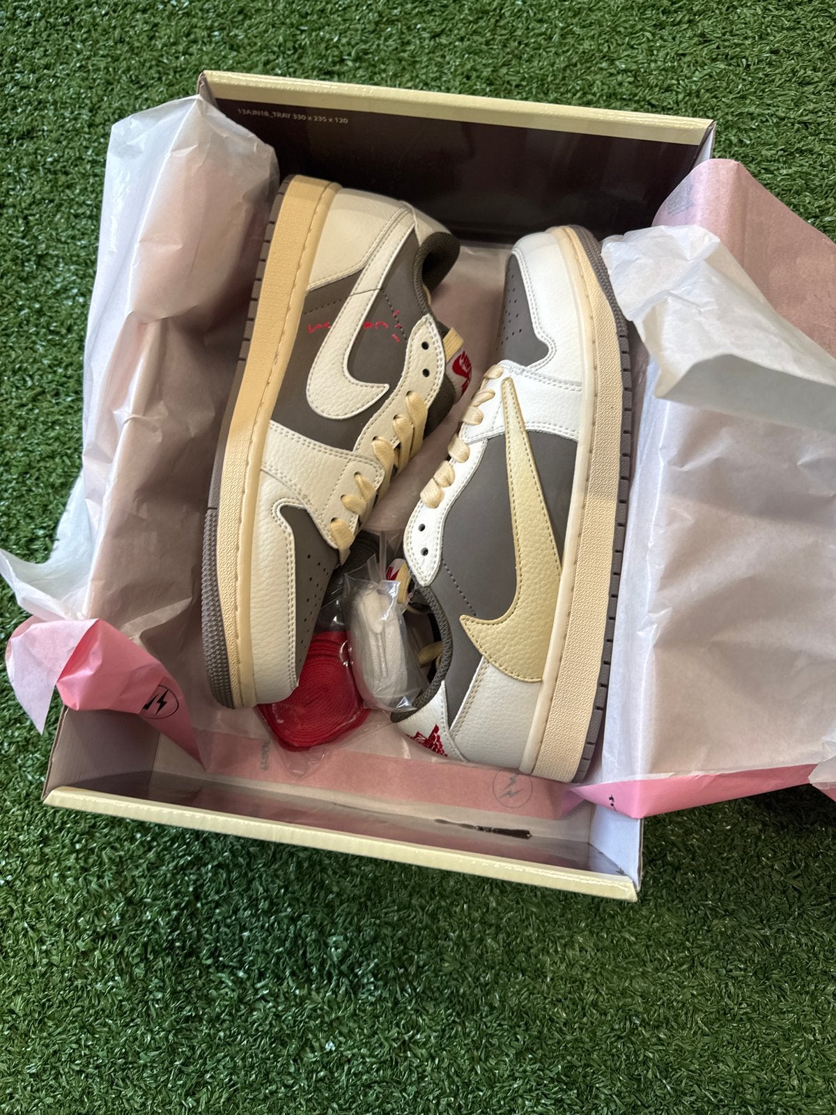 Nike Air Jordan 1 Low Travis Scott Reverse Mocha, Ophalen of Verzenden, Nieuw, Bruin, Sneakers of Gympen