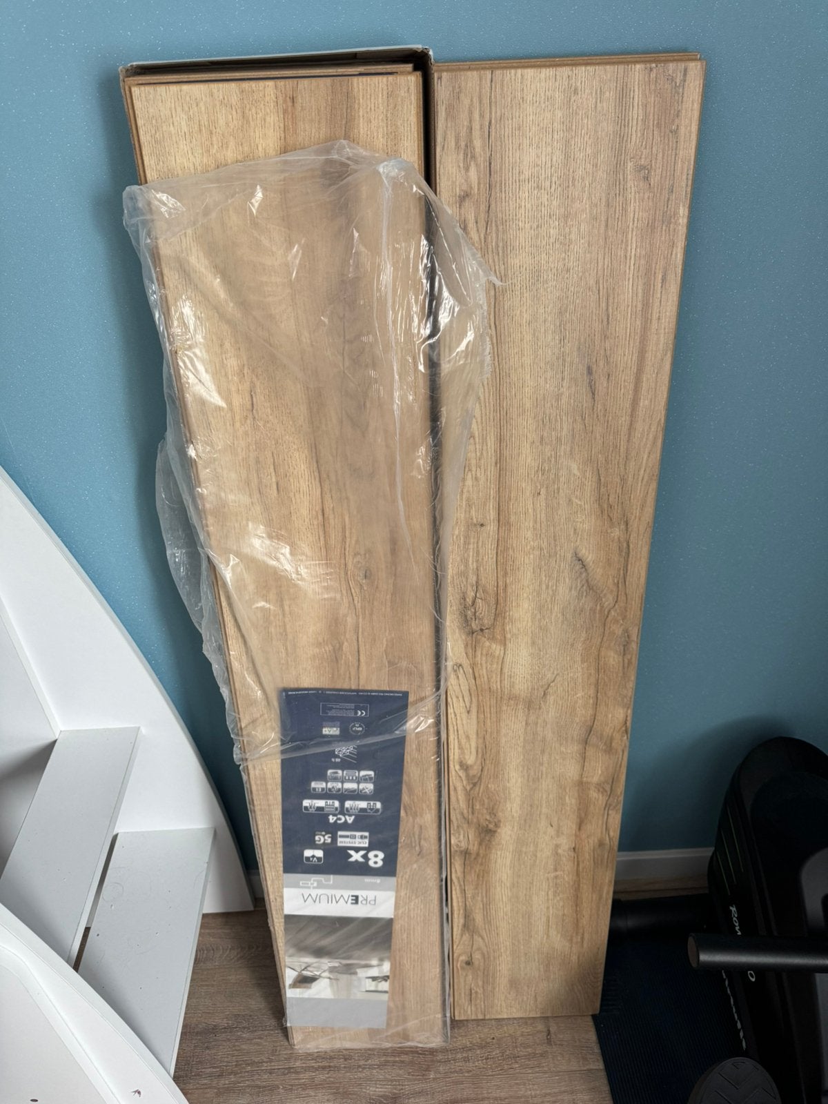 Gratis laminaat, Ophalen, 50 tot 150 cm, Zo goed als nieuw, 10 tot 30 cm