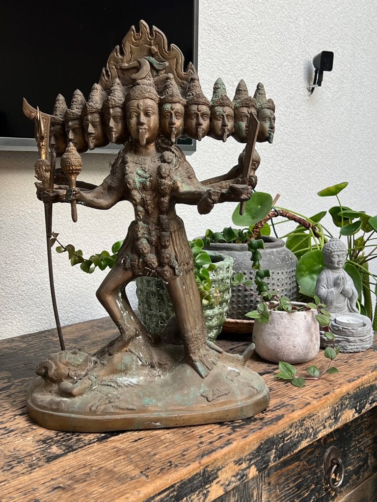 Kali beld boeddha beeld 10 koppig brons massief 9,3 kilo, Antiek en Kunst, Kunst | Niet-Westerse kunst, India, 42 cm, Meerkleurig
