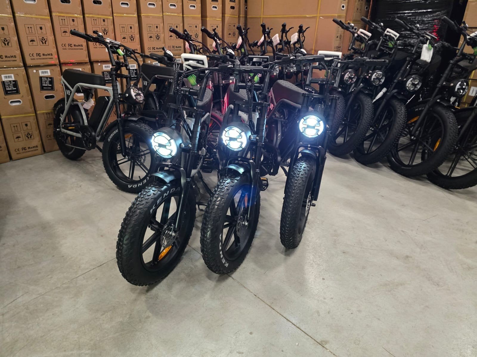 Foto 2 van Fatbike V20 Pro - Alle accessoires gratis+GPS Voorraad NIEUW