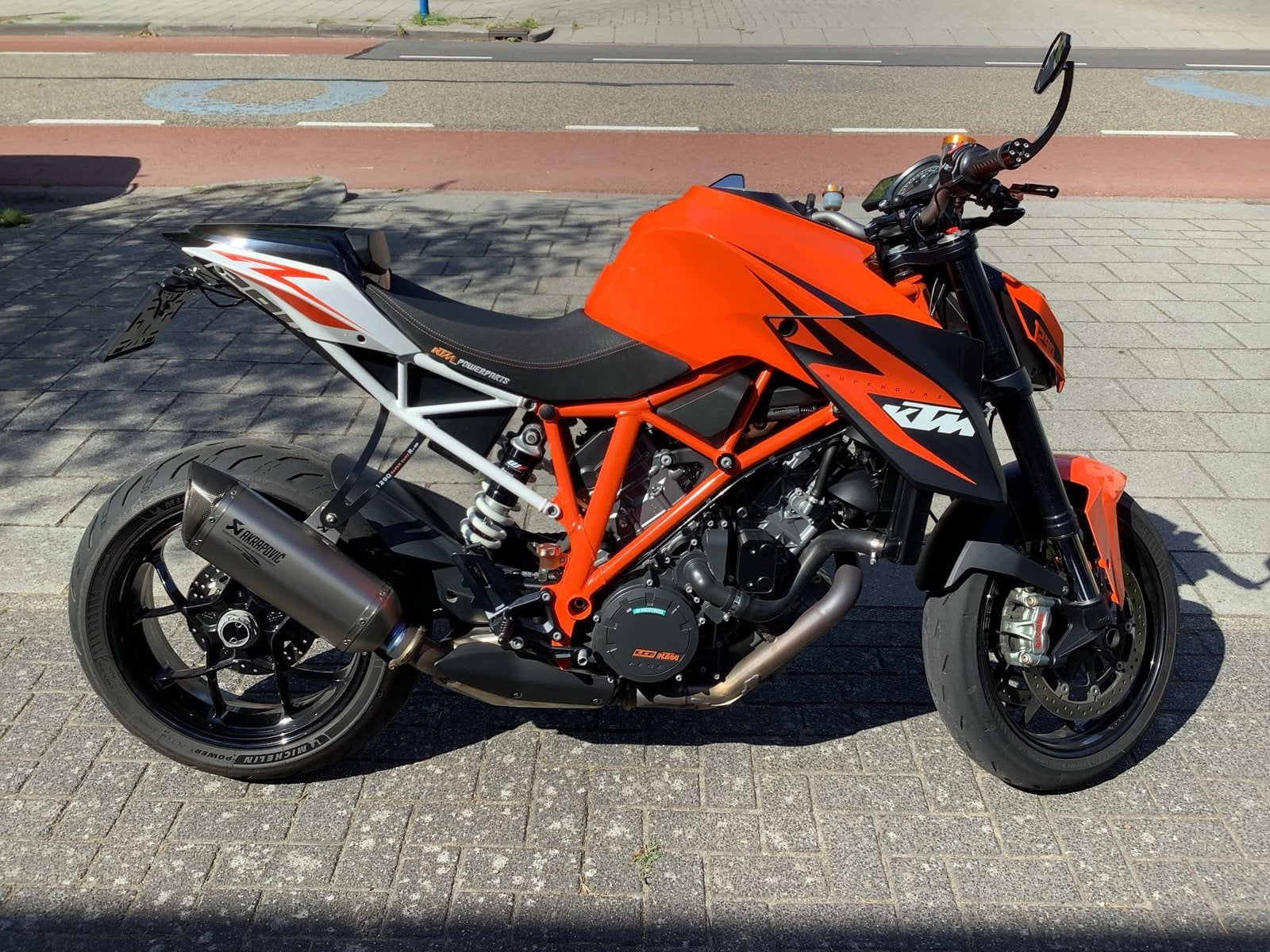KTM Superduke 1290 R 2015 Akrapovic, 2 cilinders, Occasion, Motorrijbewijs A, 1301 cc
