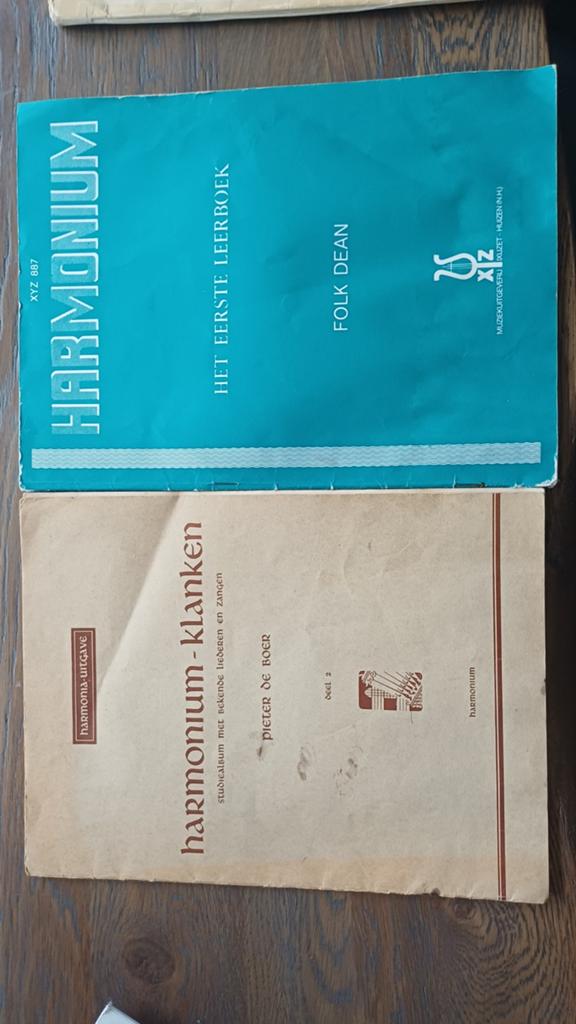 Harmonium lesboeken: Het Eerste Leerboek & Harmonium-klanken, Gebruikt, Overige genres, Les of Cursus, Overige instrumenten