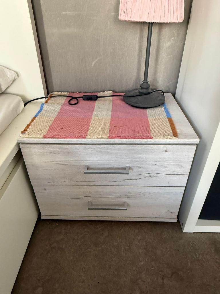 Nachtkastje IKEA, Ophalen, Zo goed als nieuw, Minder dan 45 cm, 55 tot 70 cm