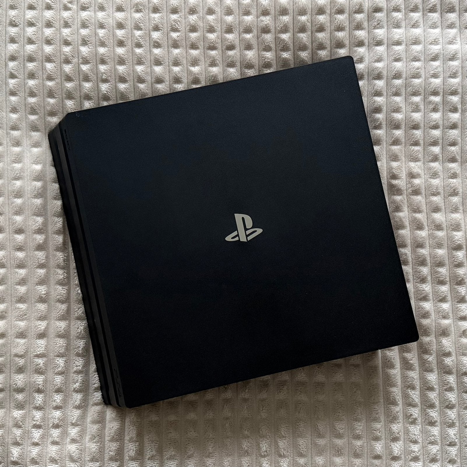 PlayStation 4 Pro + 2 Controllers + Laadstation + Spellen, Met games, Met 2 controllers, Ophalen of Verzenden, Zo goed als nieuw