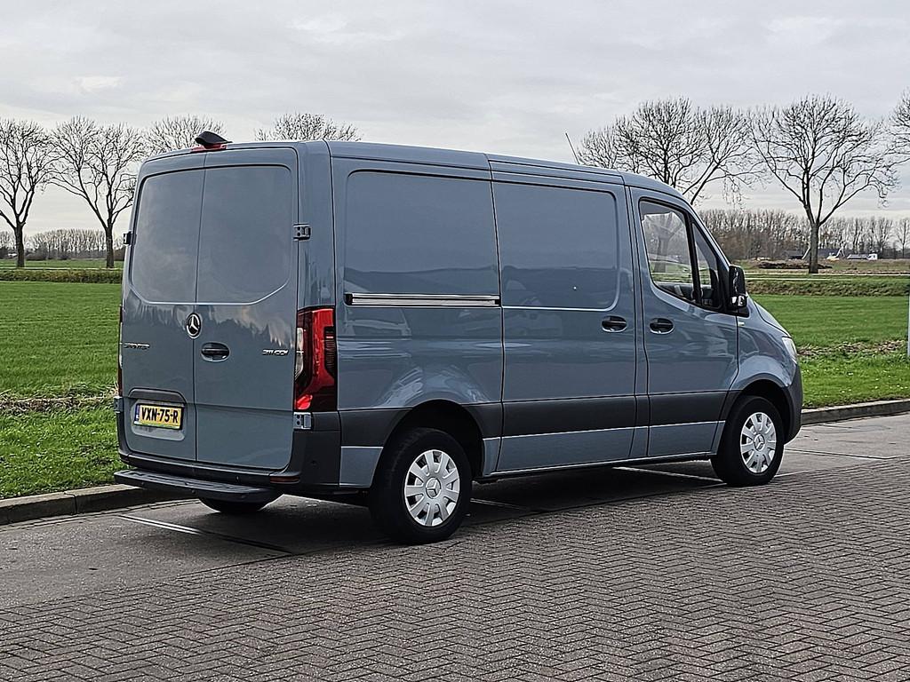 MERCEDES-BENZ SPRINTER 211 automaat euro6, Auto's, Bestelauto's, Gebruikt, Euro 6, 4 cilinders, Bedrijf