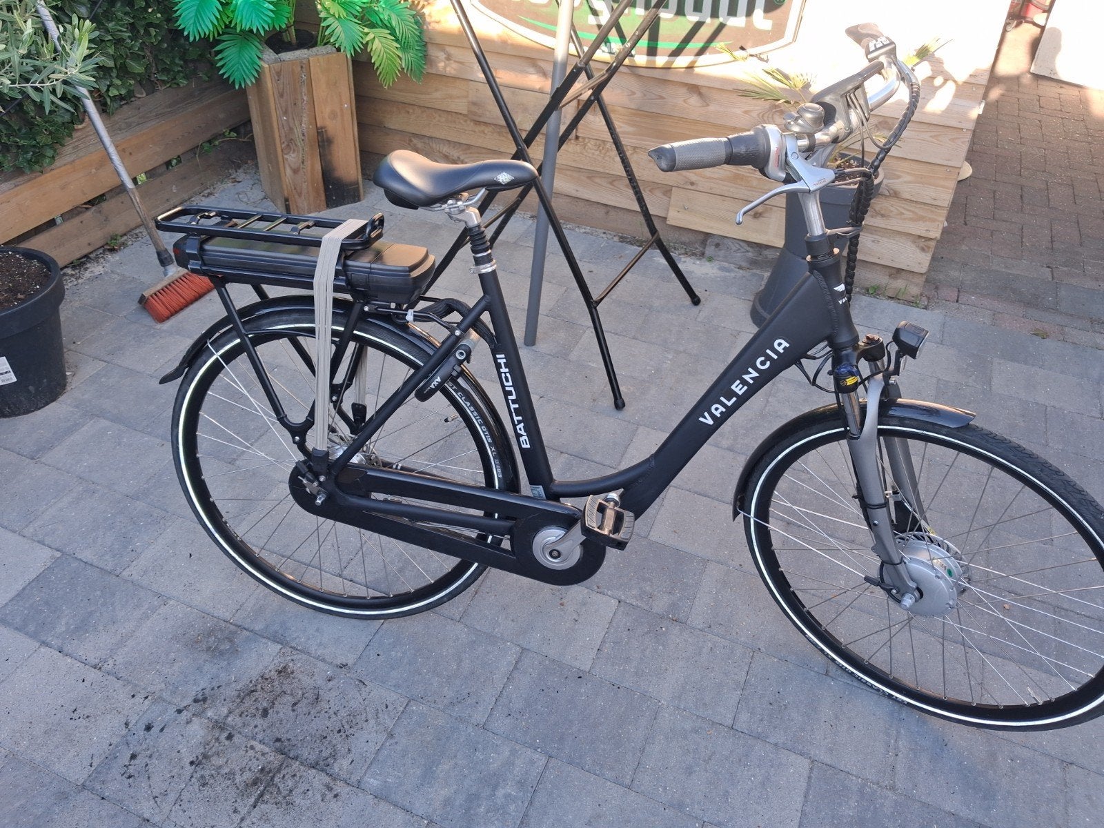 Valencia Battuchi elektrische fiets - Zo goed als nieuw, Ophalen of Verzenden