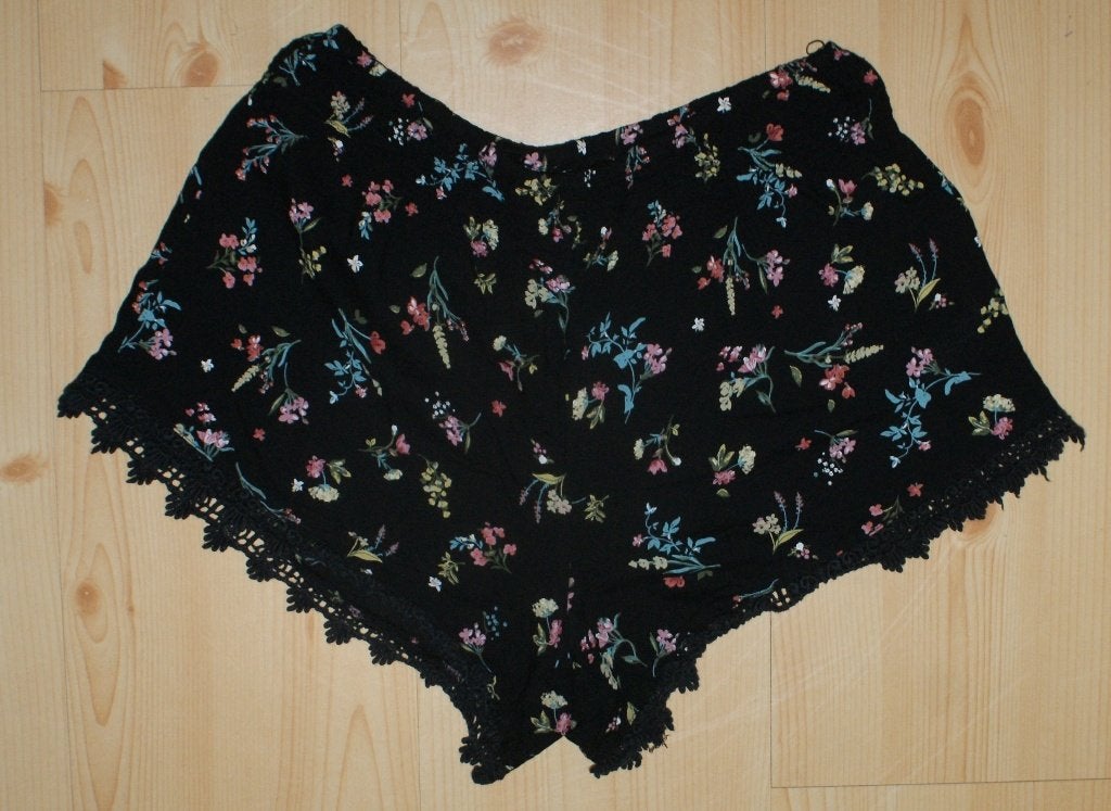 C&a clockhouse zwarte korte broek maat 170 (36) met opdruk, Kinderen en Baby's, Kinderkleding | Maat 170, Broek, Gebruikt, C&A