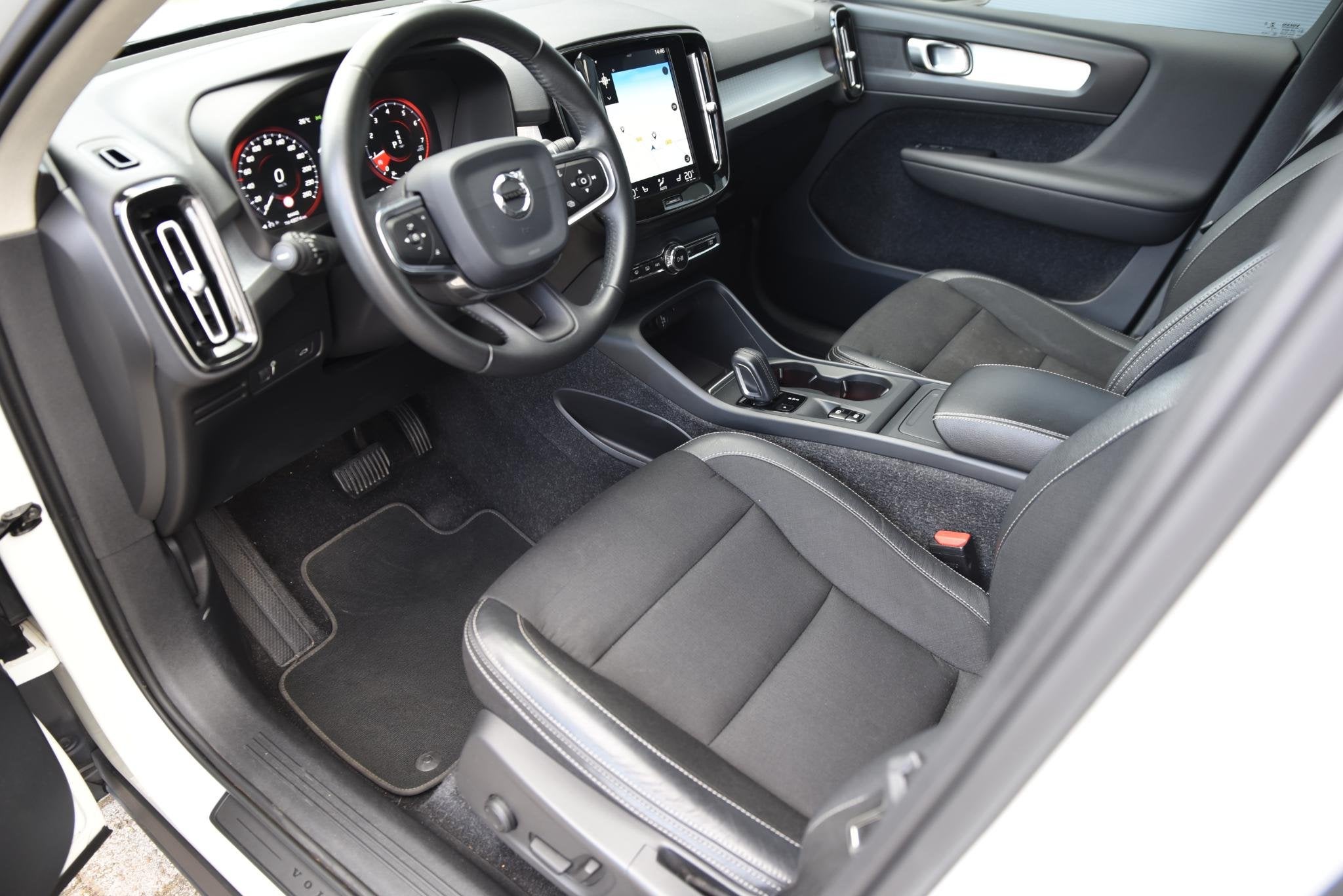 Volvo XC40 2.0 T4 Inscription 360Graden Camera - Elektrische, Auto's, Dealer onderhouden, Euro 6, 1969 cc, Wit