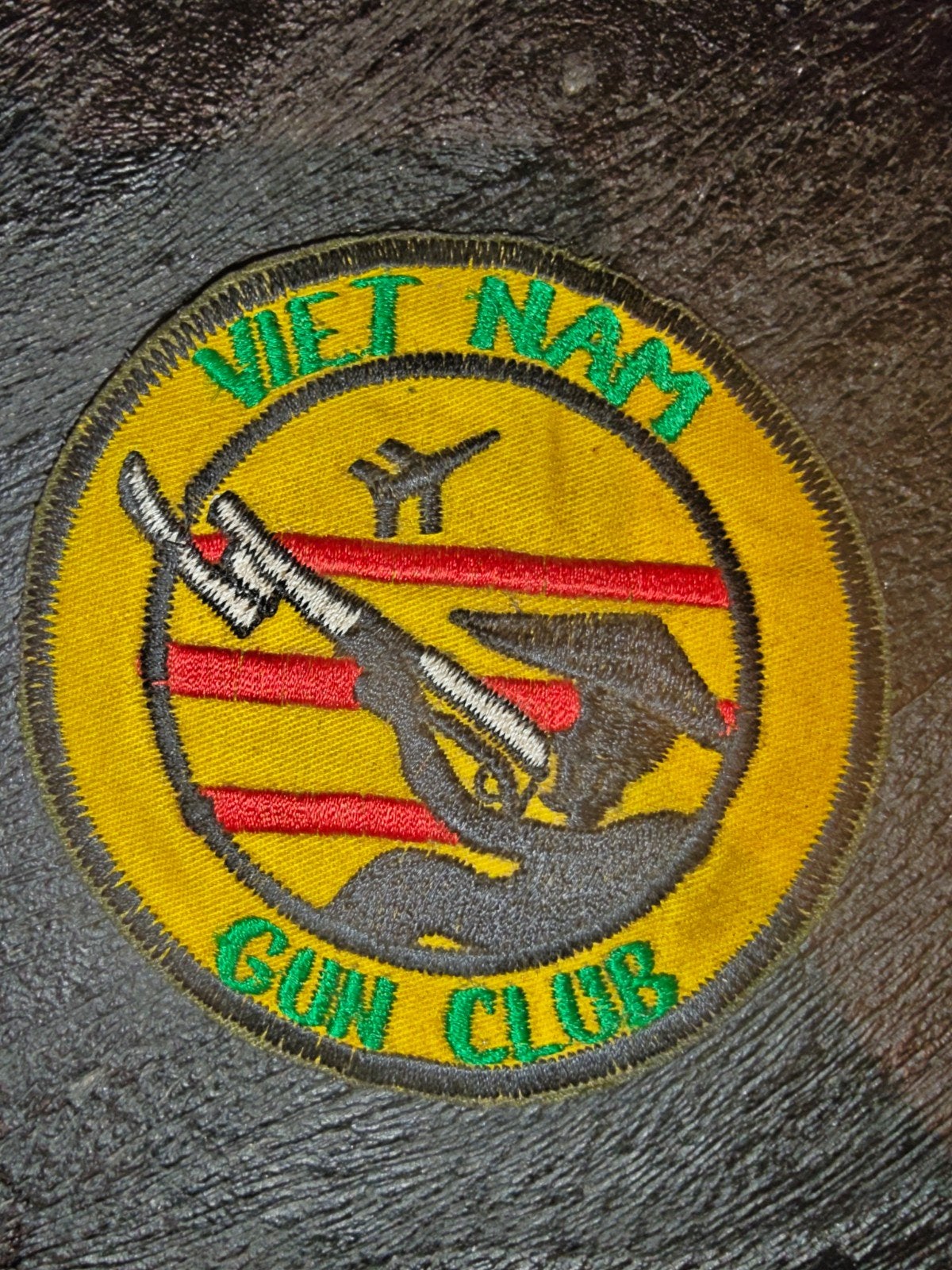 Patch - Viet Cong Gun Club - US SPECIAL FORCES - SNIPER - Vi, Ophalen of Verzenden, Landmacht, Amerika, Embleem of Badge