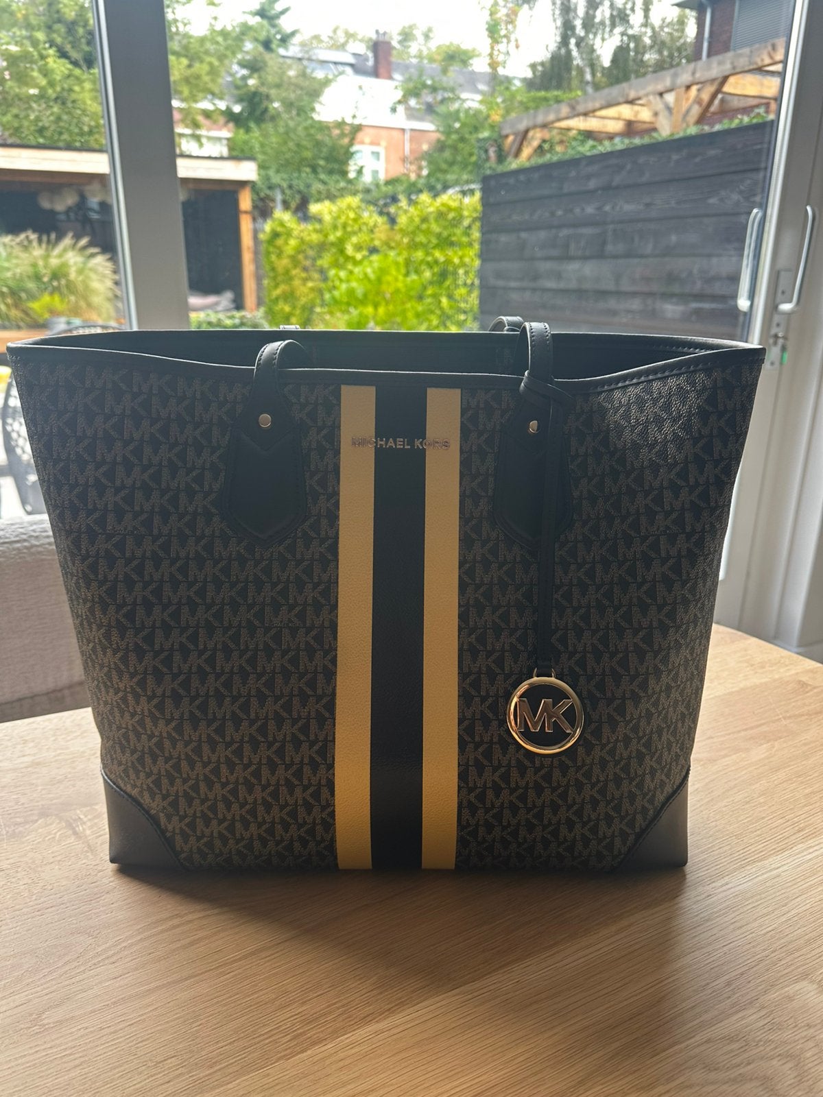 Michael Kors tas, Ophalen of Verzenden, Zo goed als nieuw, Zwart, Schoudertasje