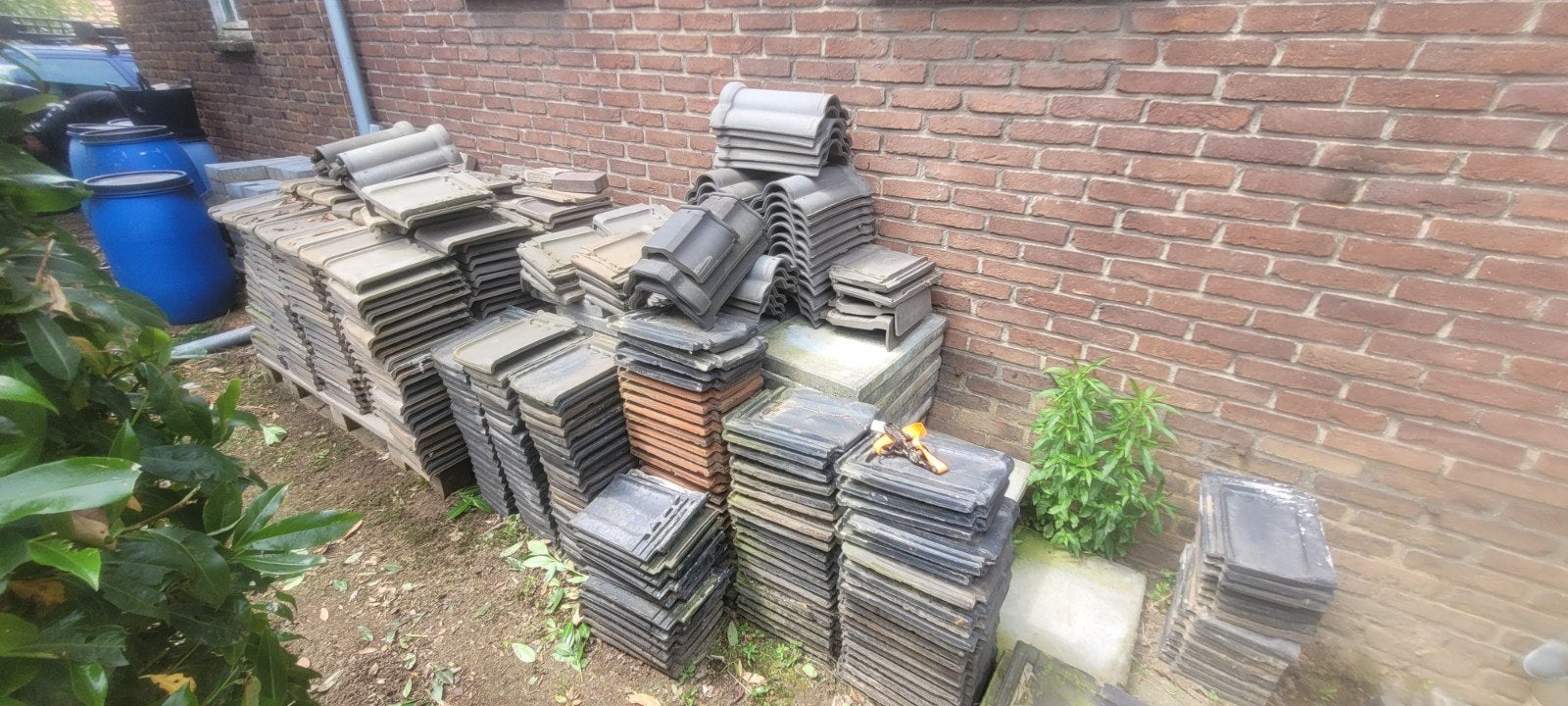 Gratis af te halen: Dakpannen en nokpannen, Ophalen of Verzenden