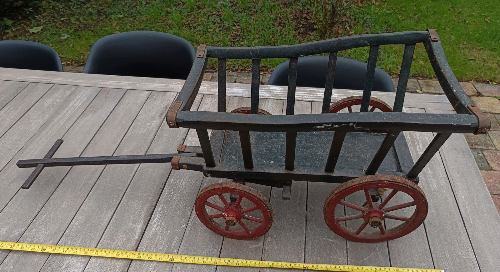 Oude houten bolderkar / huifkar met ijzeren velgen, Ophalen