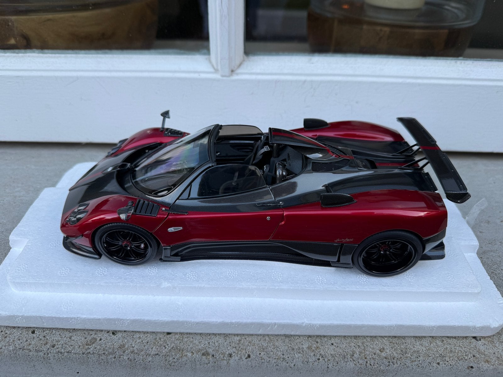 1:18 Pagani Zonda Cinque Roadster Rosso Dubai Almost Real, Hobby en Vrije tijd, Modelauto's | 1:18, Overige merken, Auto, Successervice2@hotmail.com