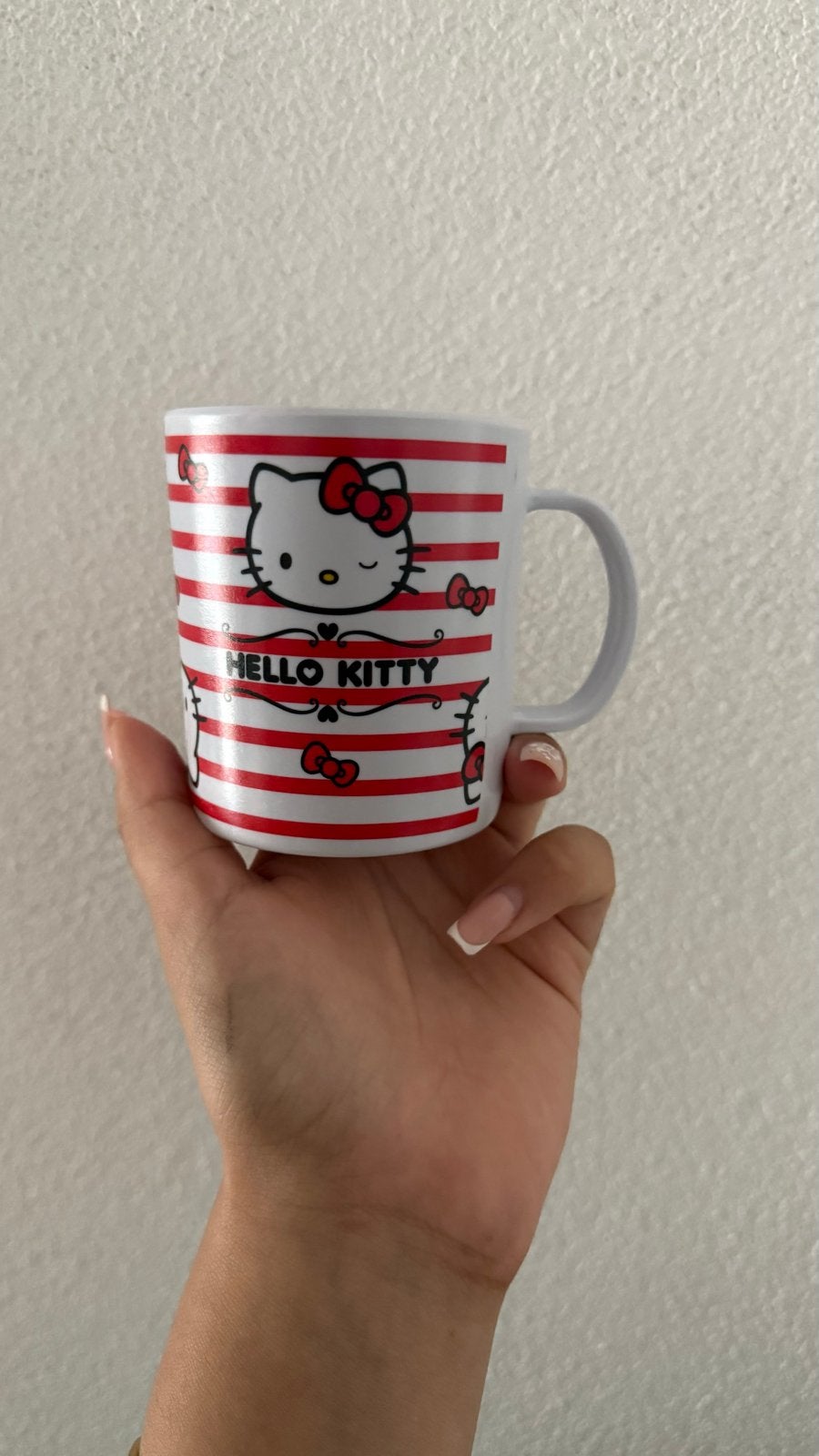 Hello Kitty Mok - Rood/Wit gestreept, Ophalen of Verzenden, Steen/keramiek, Meerkleurig, Overige merken