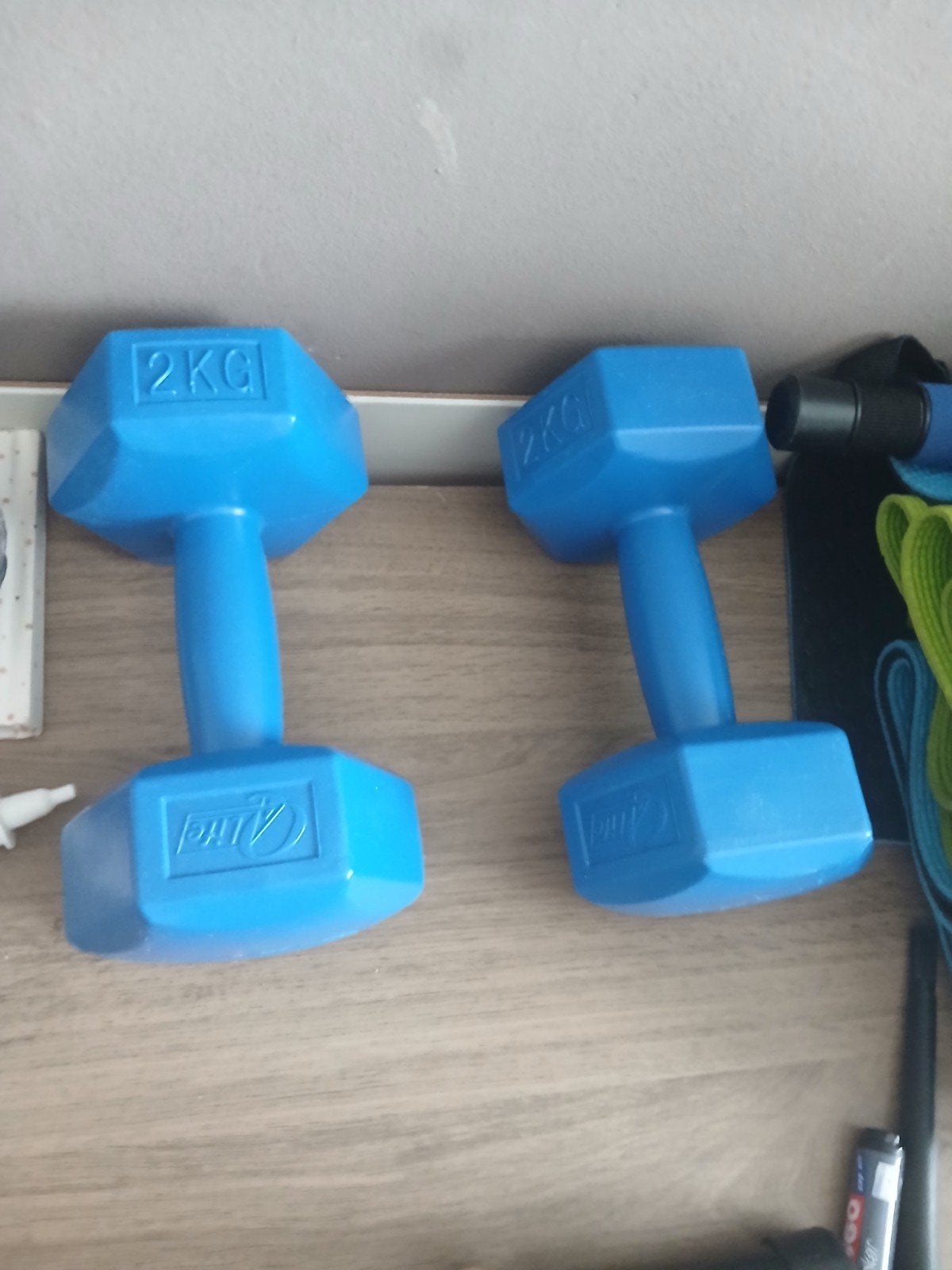 blauwe gewichten, 2 kilo, nooit gebruikt, Ophalen, Zo goed als nieuw, Armen, Overige typen