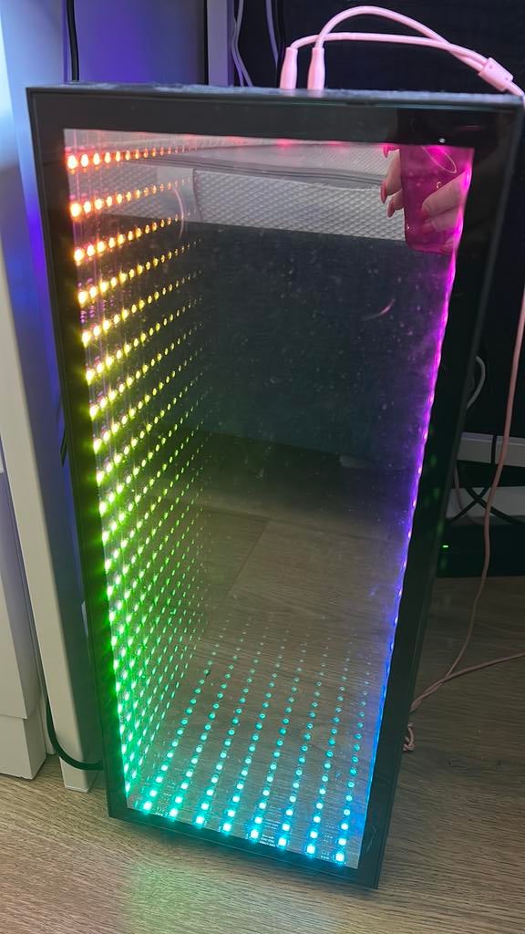 Computerkast met licht en inhouwt, Computers en Software, Desktop Pc's, Ophalen, Zo goed als nieuw, Onbekend