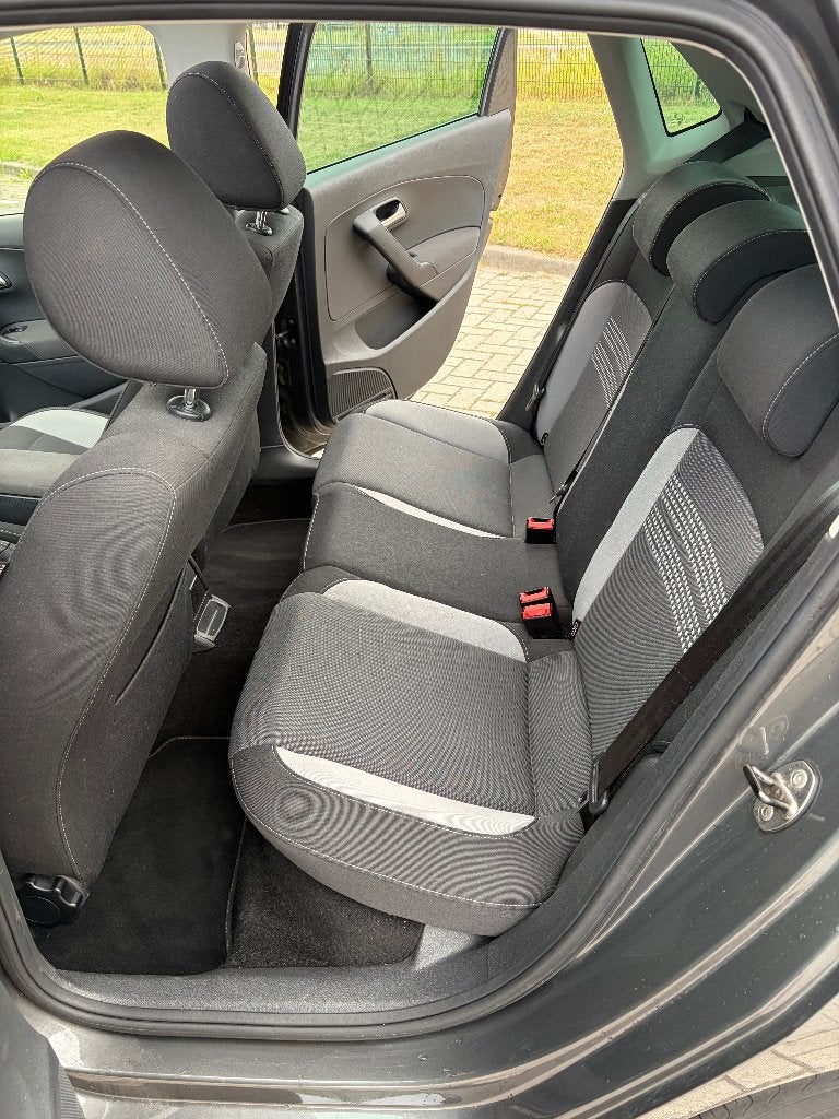 Foto 12 van Volkswagen Polo 1.2 TSI DSG Pano Apple Carplay 2014 Grijs