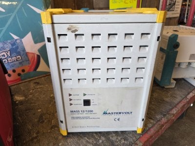 Mastervolt omvormer 12 volt 1200 watt
