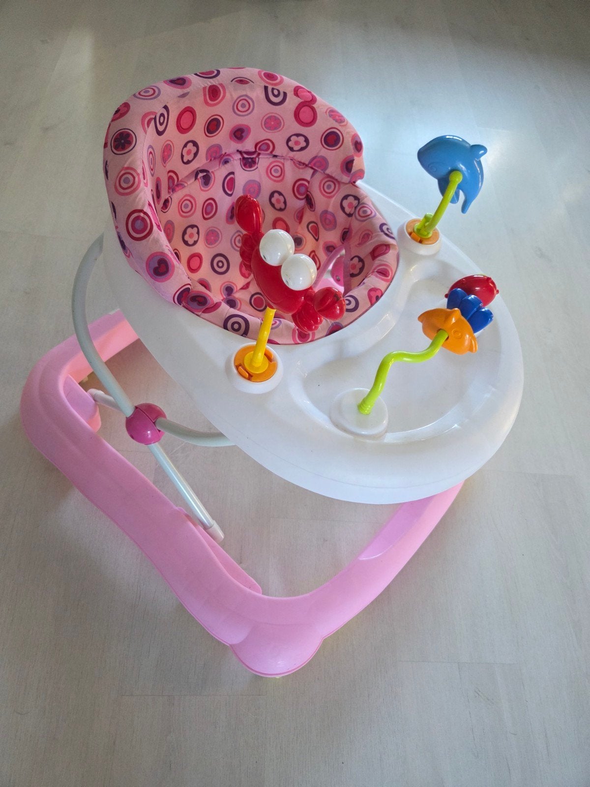 Roze baby loopstoel met speelgoed, Ophalen, Gebruikt