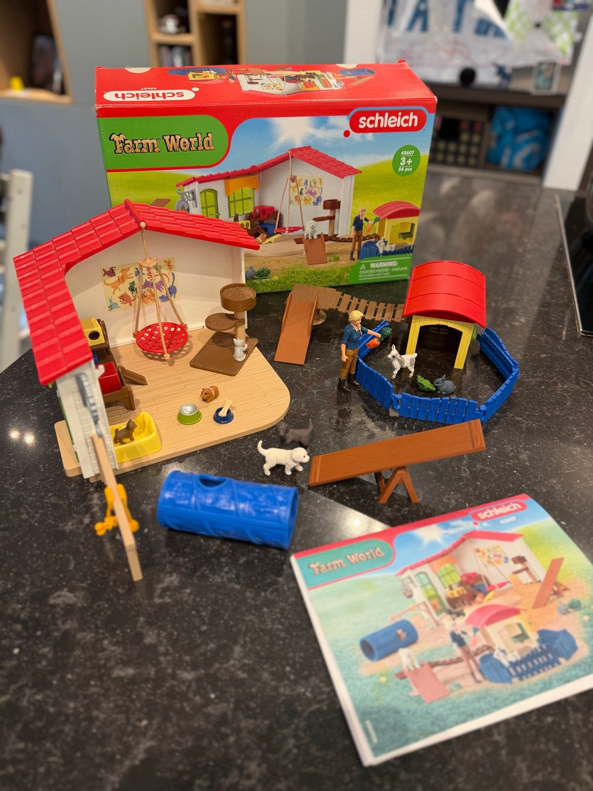 Schleich Farm World 42607 Puppy Crèche met Speeltuin, Ophalen of Verzenden, Zo goed als nieuw, Jongen of Meisje
