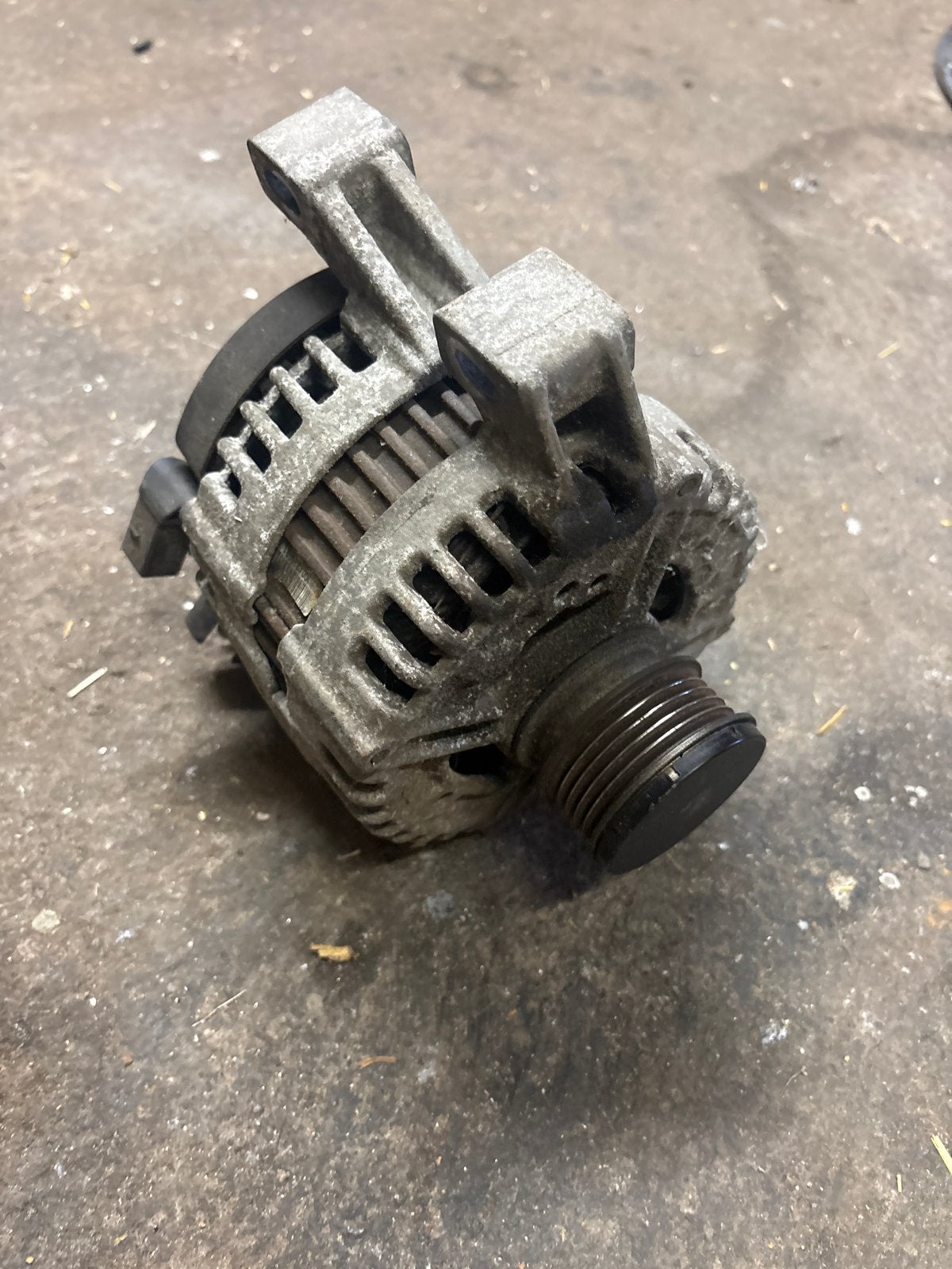 Dynamo uit Volvo v70 d5 Bosch, Ophalen of Verzenden, Gebruikt, Ford