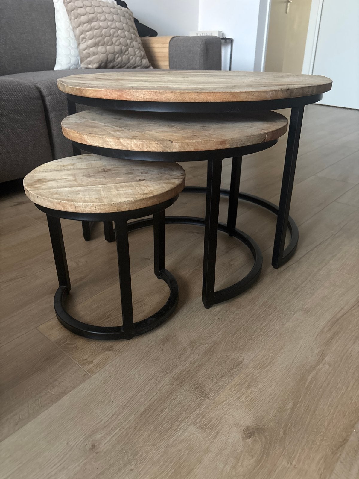 Set van 3 Mango Houten Salontafels - Industrieel Design, Rond, Zo goed als nieuw, 5 – 50, Overige houtsoorten
