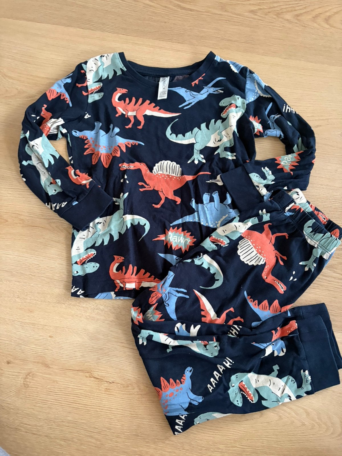 Lindex pyjama maat 110/116, Ophalen of Verzenden, Zo goed als nieuw, Jongen, Nacht- of Onderkleding