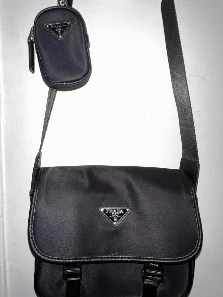 Prada tas, Sieraden, Tassen en Uiterlijk, Tassen | Schoudertassen, Ophalen, Zo goed als nieuw, Zwart