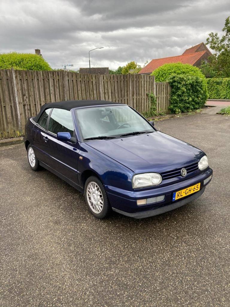 Volkswagen Golf 1.8 Cabriolet 55KW E2 1997 Blauw, Voorwielaandrijving, Stof, 74 pk, Zwart