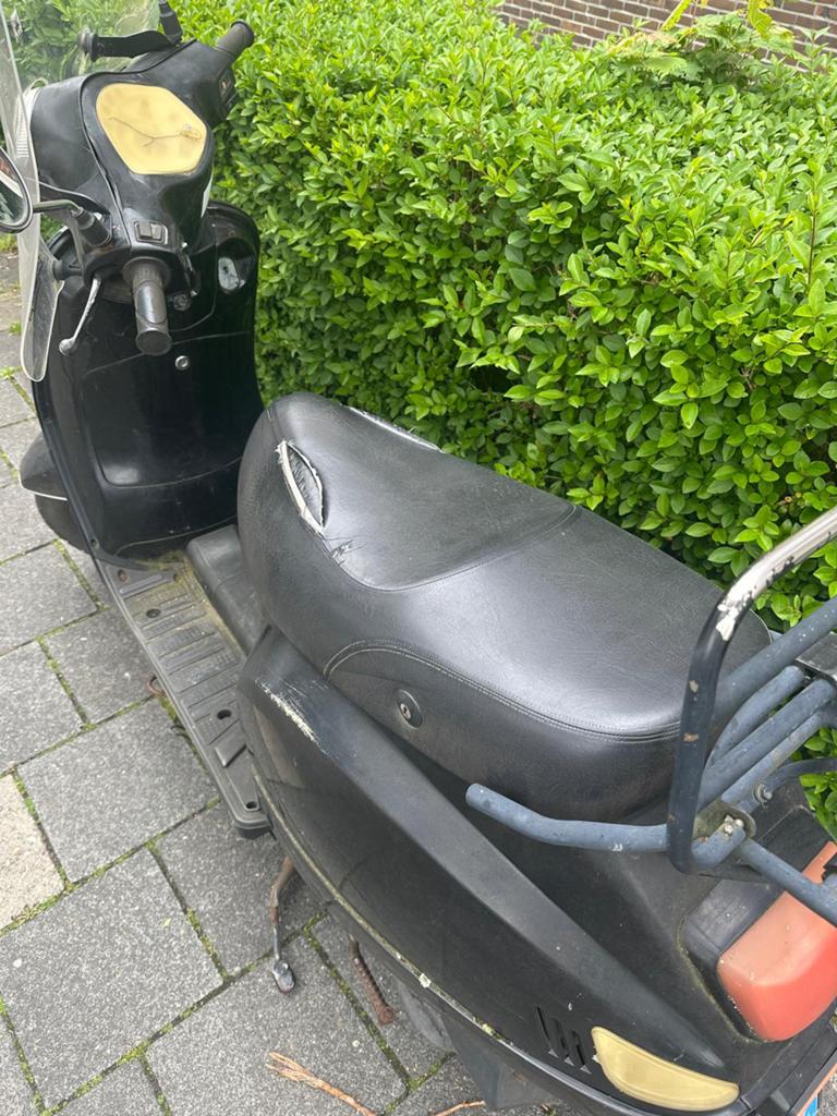 Scooter te koop - opknapper, Fietsen en Brommers, Ophalen, Gebruikt, Benzine, Overige modellen