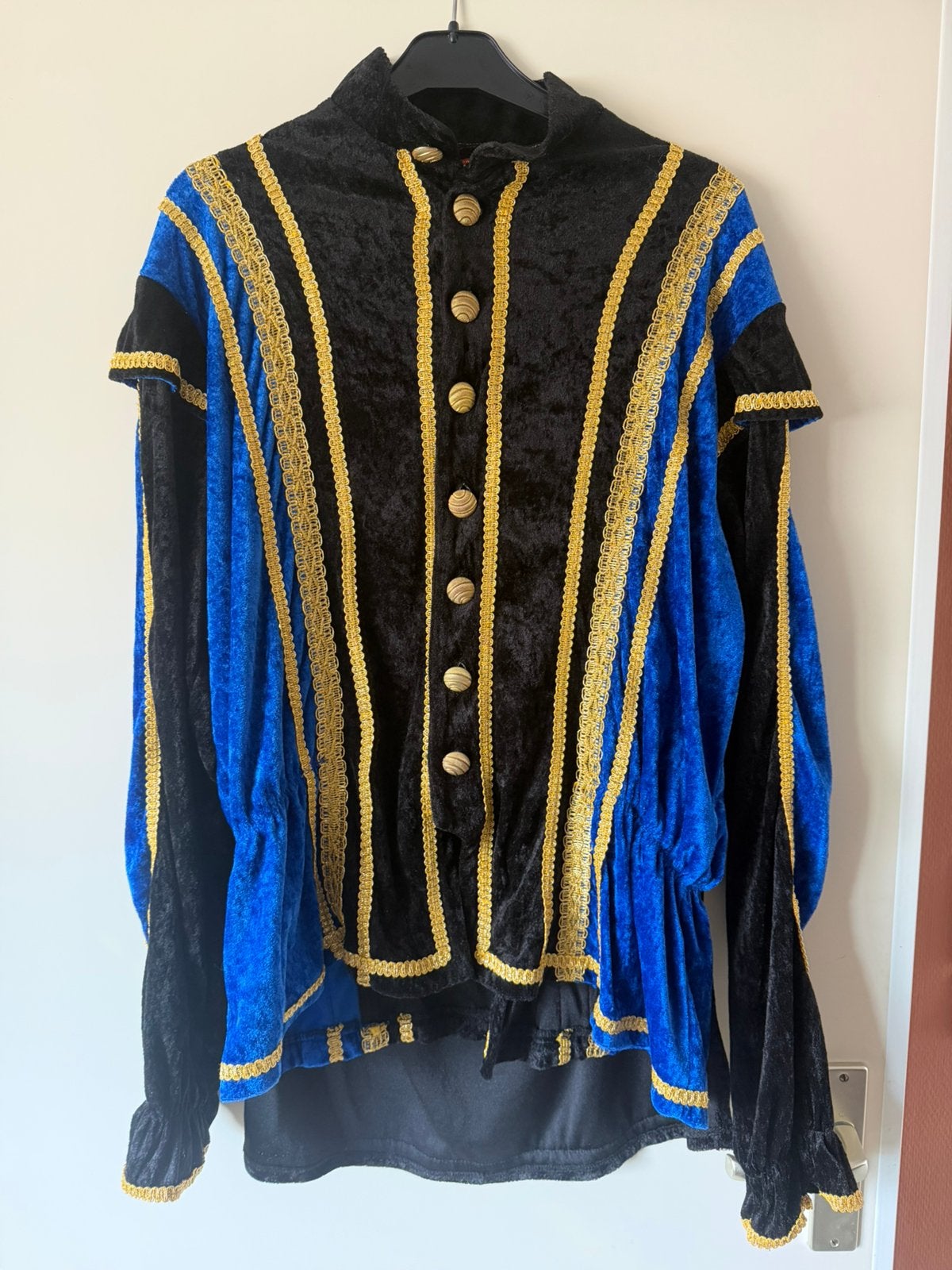 Meerdere pietenpakken met broek, cape en baret, Ophalen of Verzenden, Zo goed als nieuw