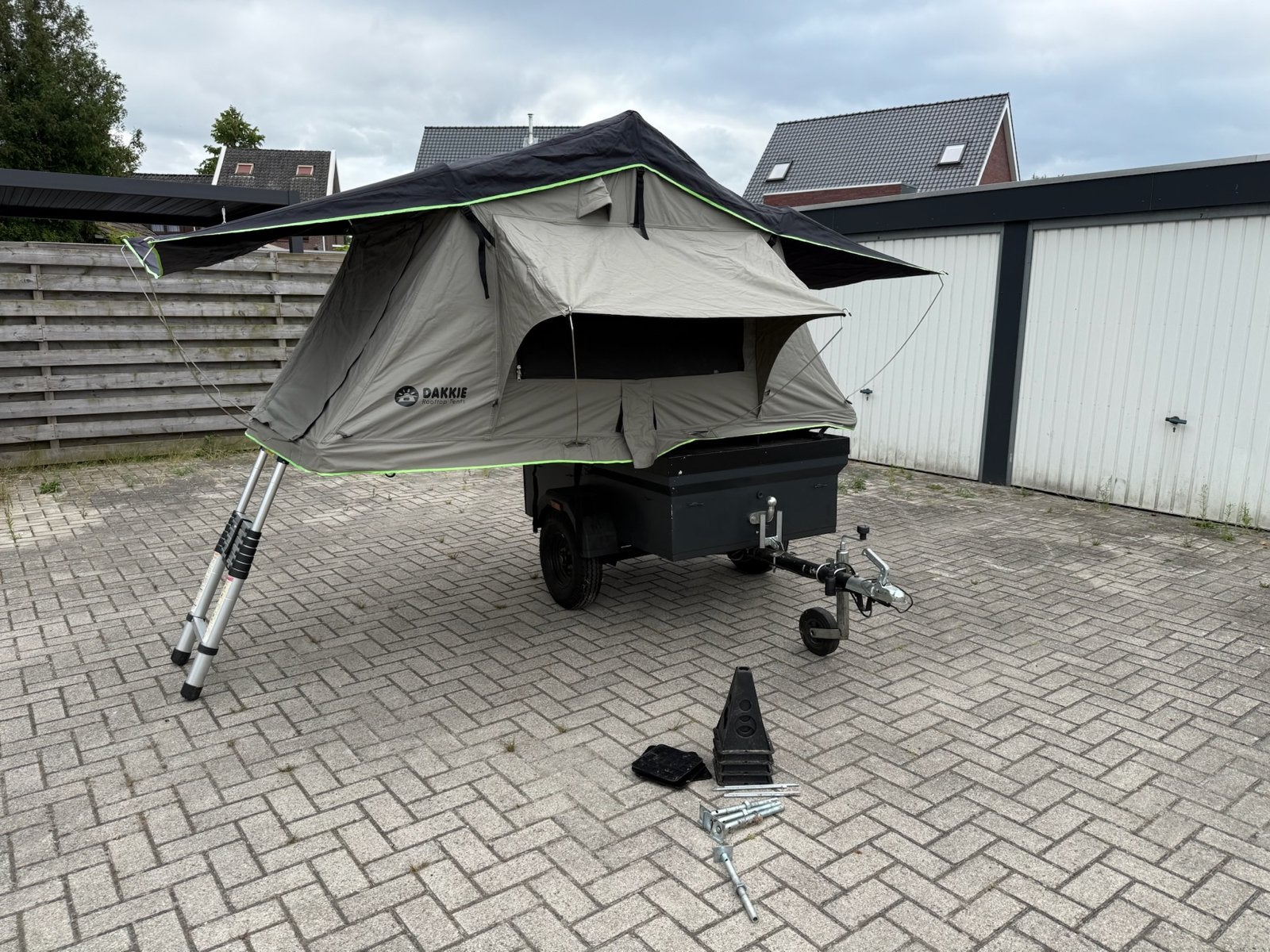 Dakkie daktent met fietsendrager op aanhanger, Caravans en Kamperen, Tenten, Ophalen