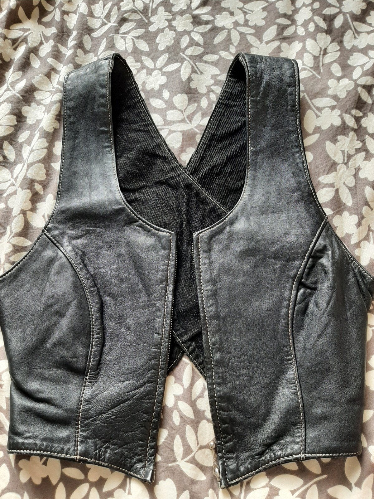 echt leder gilet maat S  10 euro, Ophalen of Verzenden, Gedragen, Maat 36 (S), Zwart