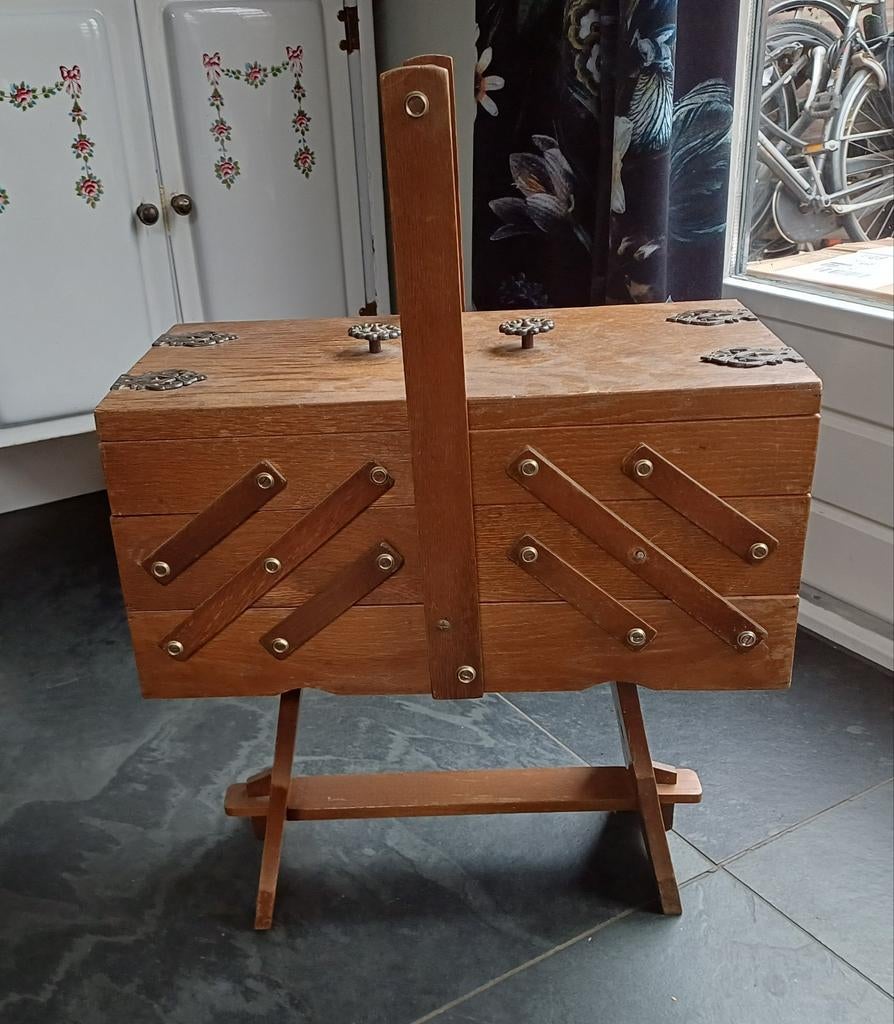 Vintage Naaidoos op Pootjes - Houten Handwerkdoos, Ophalen, Gebruikt, Overige typen, Onbekend