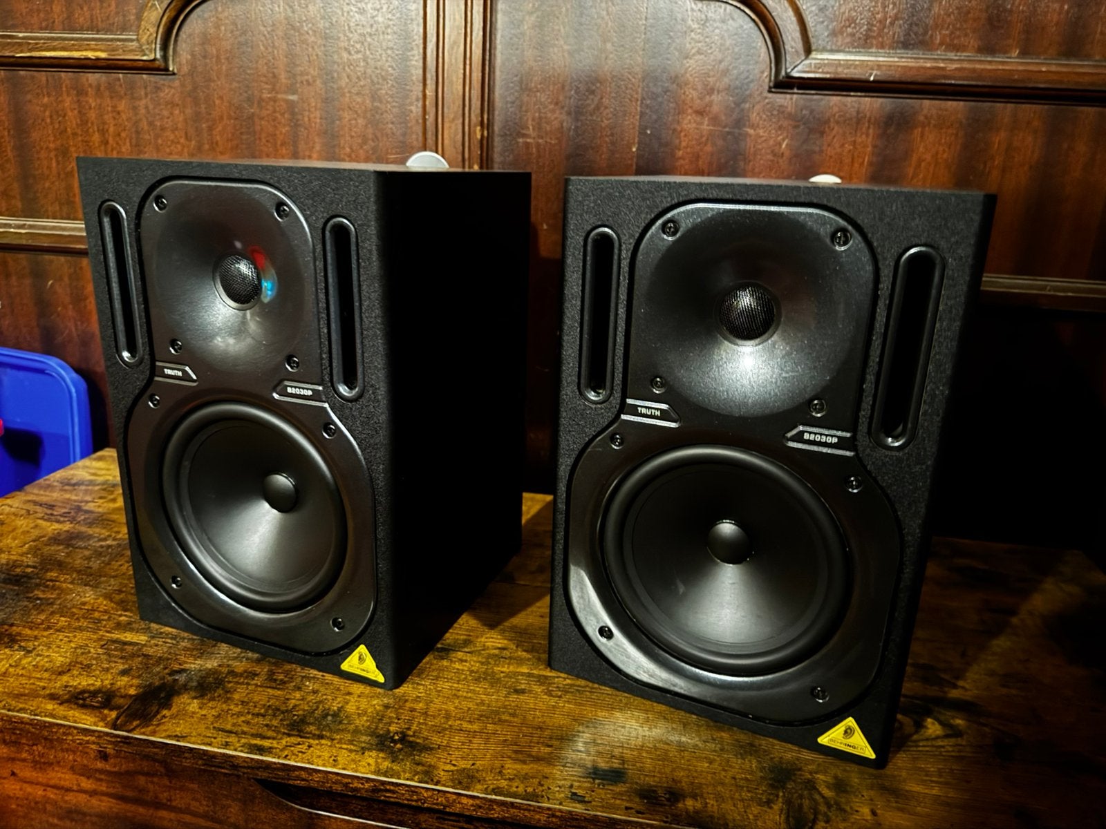 Behringer b2030p passieve studiomonitoren, Audio, Tv en Foto, Basreflex, 120 tot 150 watt, Zo goed als nieuw, Boekenplank luidspreker