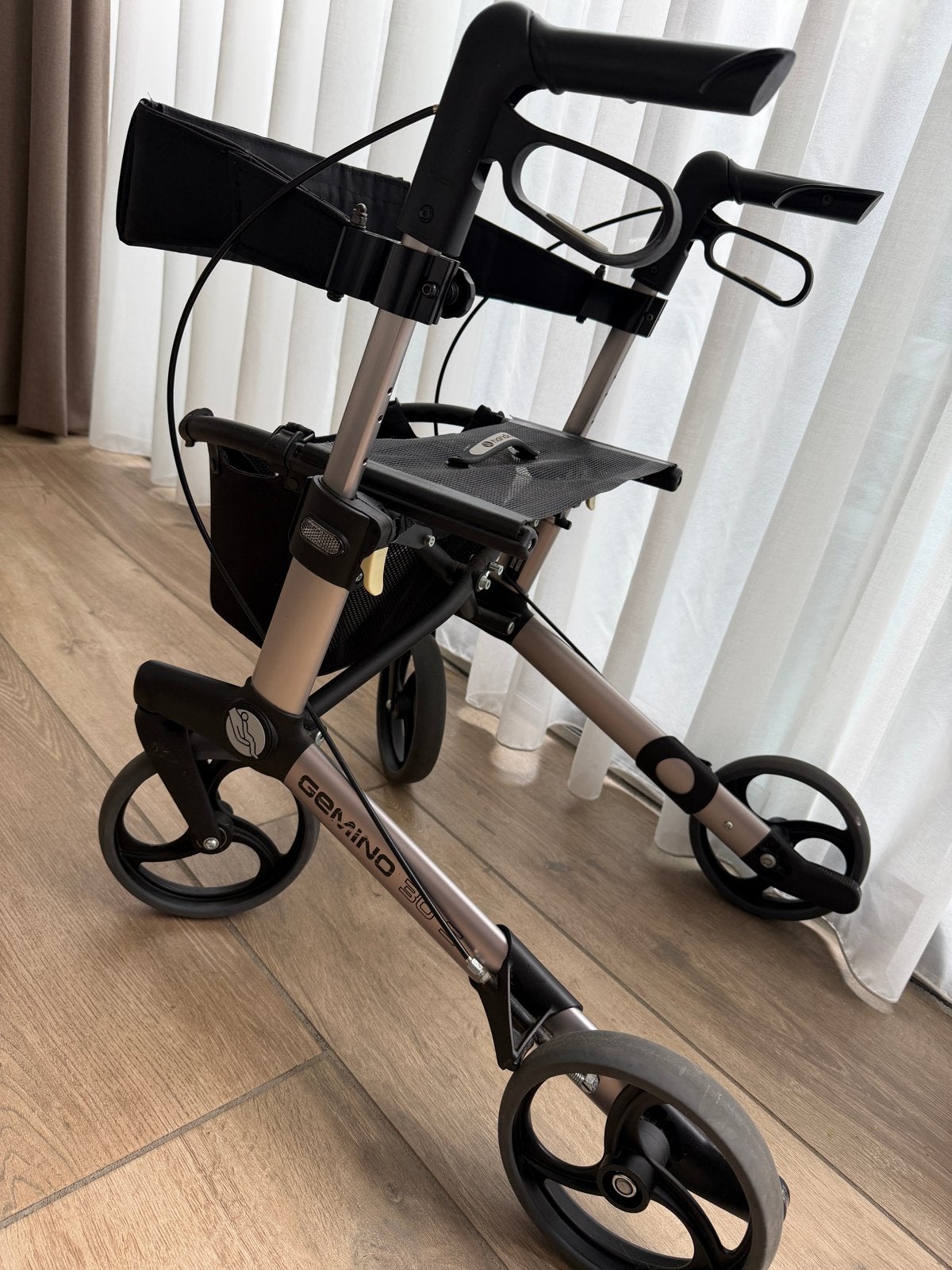 Gemino rollator voor kleine volwassenen, Diversen, Ophalen, Lichtgewicht, Zo goed als nieuw