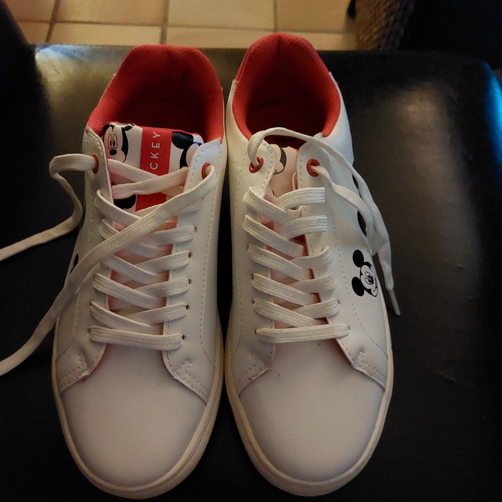 Sneakers van het merk Disney Mickey Mouse.  Maat 40, Kleding | Dames, Disney, Verzenden, Wit, Sneakers of Gympen