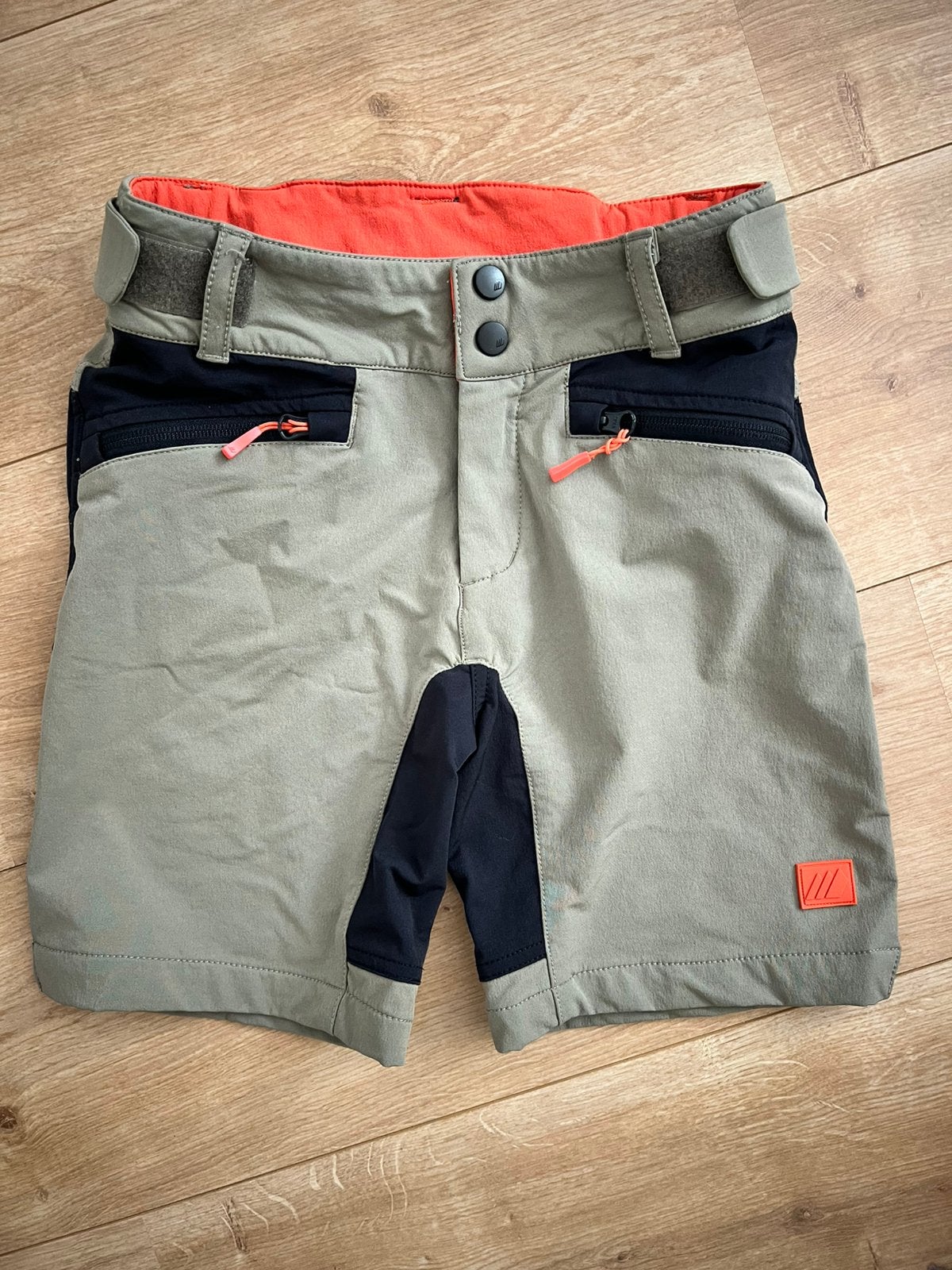 Korte wandelbroek / shorts Skogstad maat ca 134, Kinderen en Baby's, Ophalen of Verzenden, Zo goed als nieuw, Jongen of Meisje
