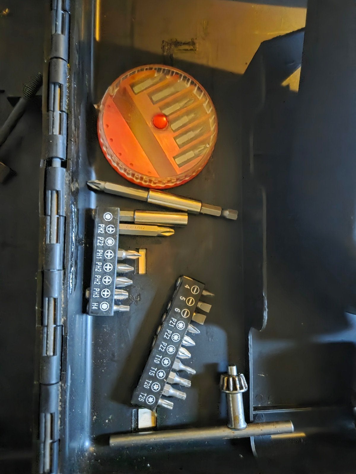 Skil EMH 1 Boormachine met accessoires, Boormachine, Gebruikt, Ophalen of Verzenden, Klopboormechanisme