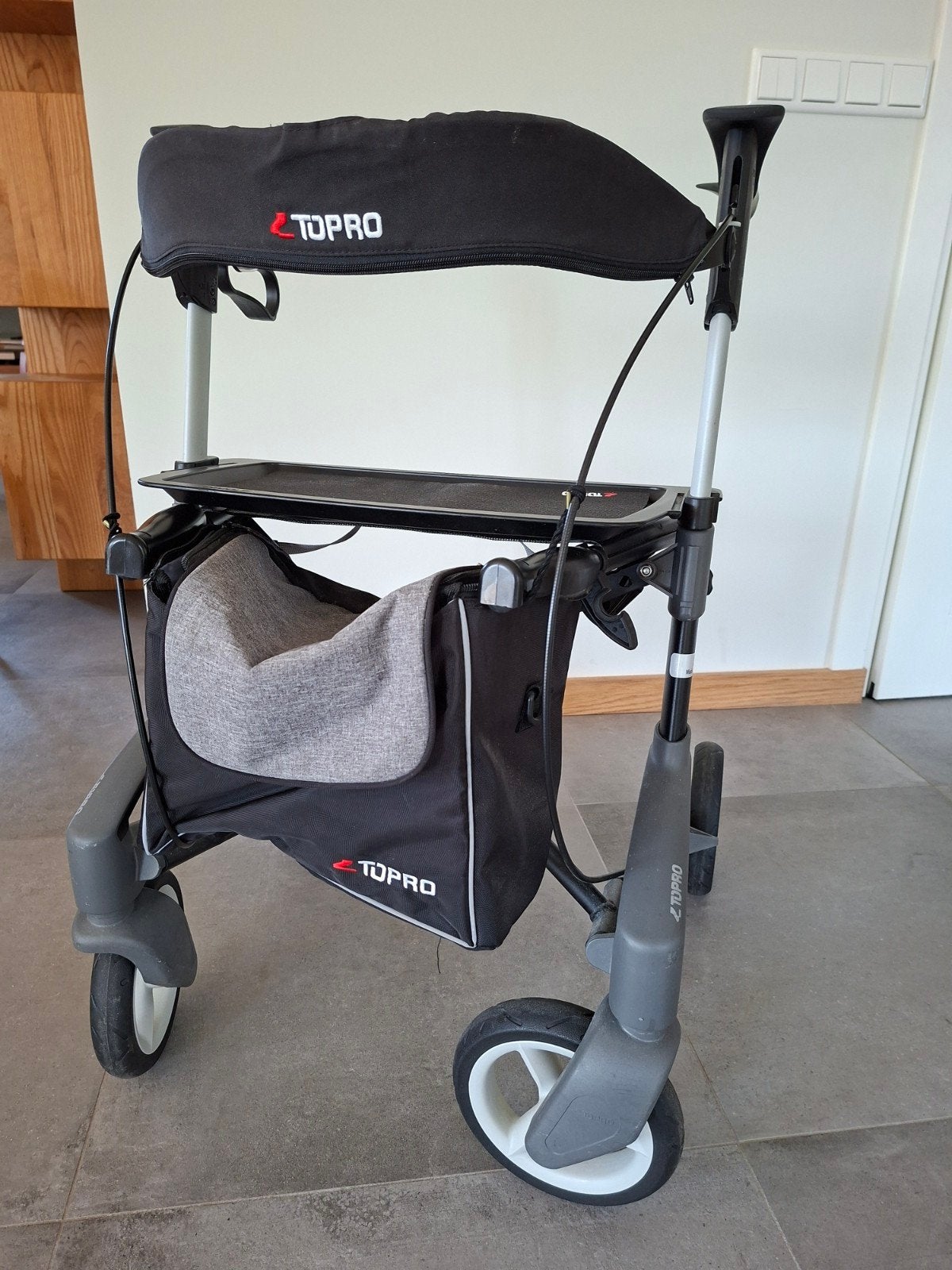 Rollator nieuwstaat zwart, Ophalen