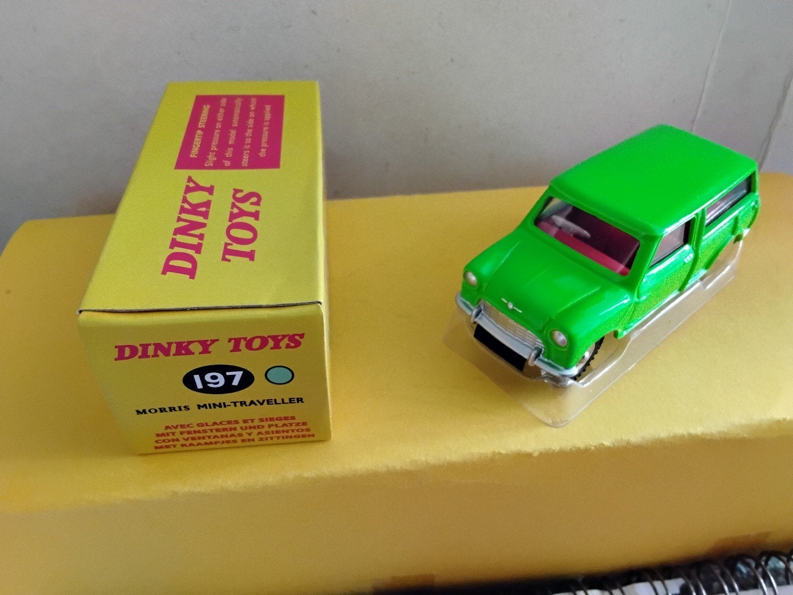 DINKY TOYS ATLAS MORRIS MINI-TRAVELLER  LÏCHTGROEN NO 197, Ophalen of Verzenden, Zo goed als nieuw, Auto, Dinky Toys