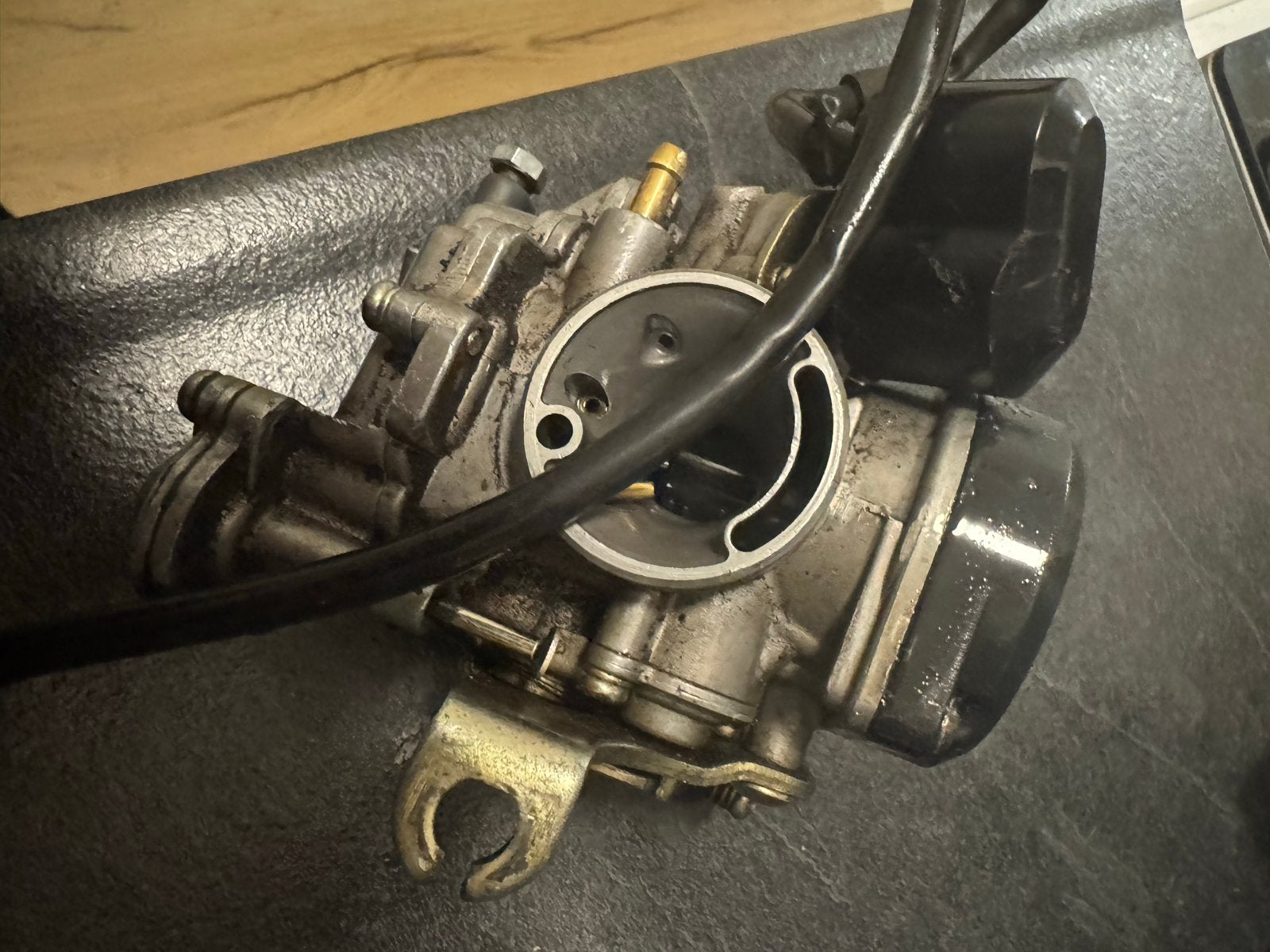 Orginele Keihin AGM PD18J Carburateur voor Scooter/Brommer, Ophalen of Verzenden, Gebruikt, Carburateur