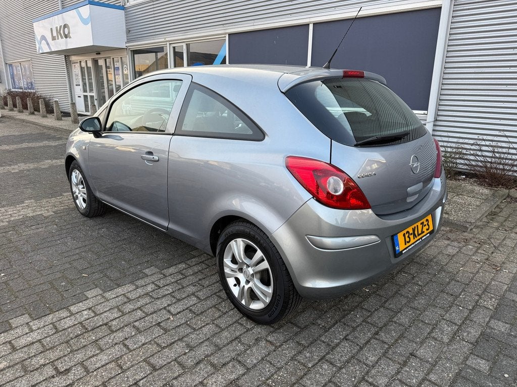 Opel Corsa 1.2-16V Enjoy Airco Bj:2010 NAP!, Voorwielaandrijving, 450 kg, 1229 cc, Origineel Nederlands