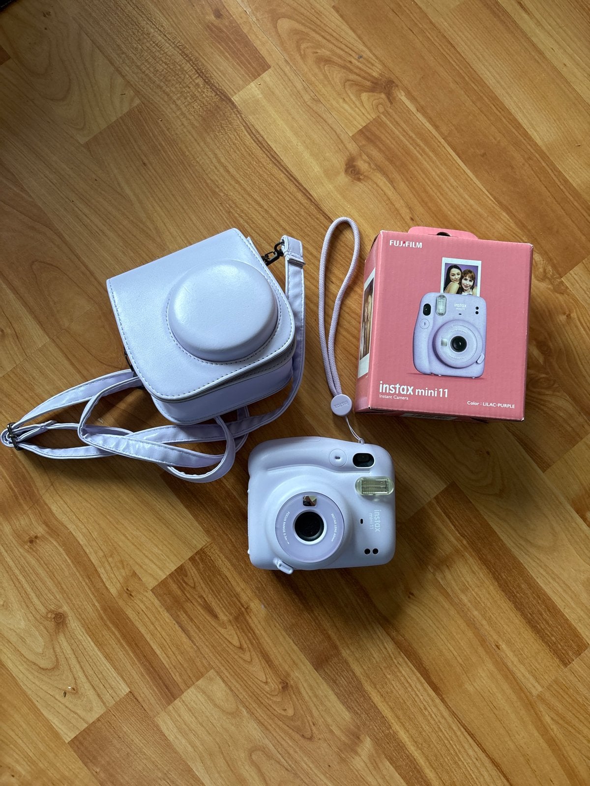 Fujifilm Instax Mini 11 Lilac Purple met hoesje, Ingebouwde flitser, Instant camera, Ophalen of Verzenden, Zo goed als nieuw