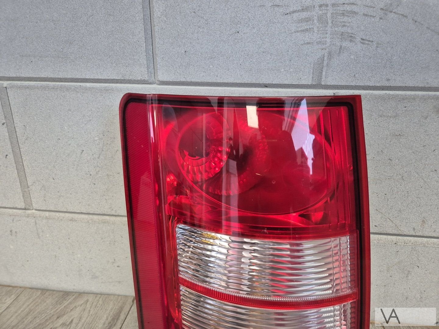 Achterlicht links voor Chrysler Voyager 2008 - 2014 €100, Gebruikt, -, Ophalen of Verzenden, -