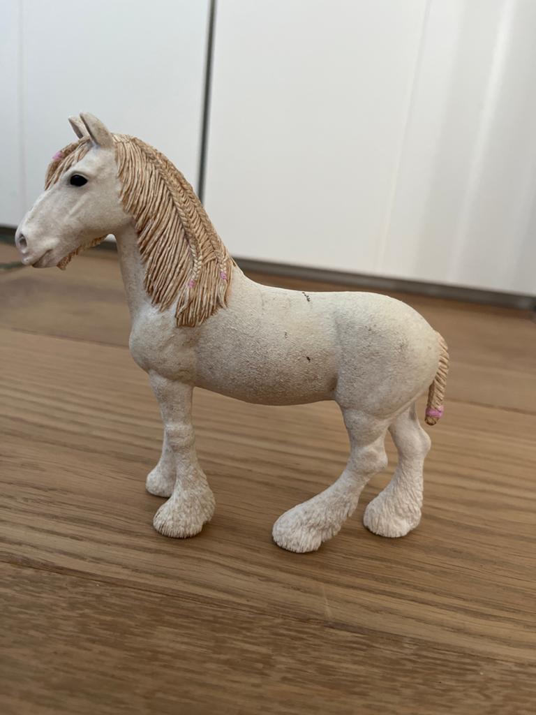 Schleich paard speelfiguur - Wit paard met gevlochten manen, Ophalen of Verzenden, Gebruikt, Jongen of Meisje